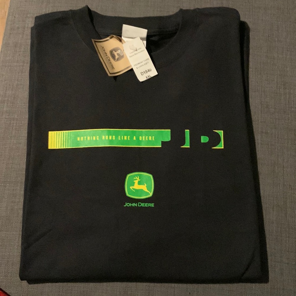 John Deere Short Sleeve T-Shirt Size XXL Mens NWT